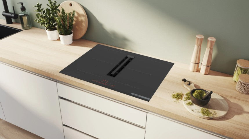 Anafe de Inducción Bosch Serie 6 PVQ731H26E con Extractor Integrado 70 cm